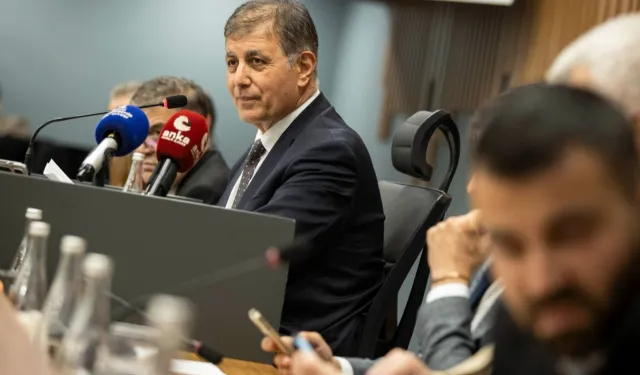 İzmir Büyükşehir ve ESHOT'un 2026 bütçesi onaylandı