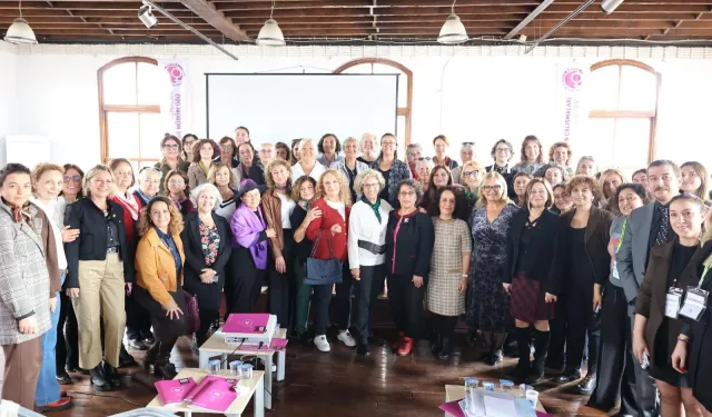 İzmir, kadınların katılımıyla güçleniyor 