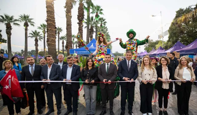 İzmir Kültürpark'ta rengarenk buluşma