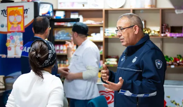 İzmir Narlıdere'de zabıta ekiplerinden kantinlere sıkı denetim