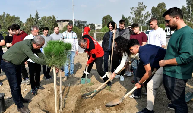 İzmir'de gençlerin eliyle daha yeşil Bornova