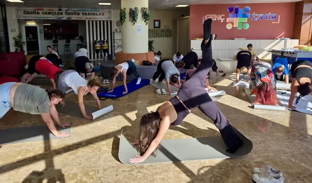 İzmirliler yoga ile esnedi