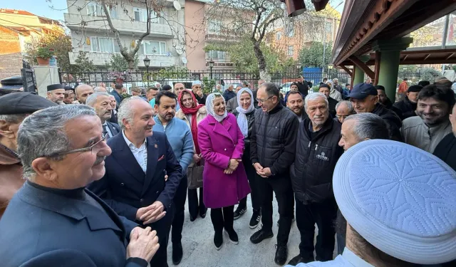 İzmit'te Başkan Hürriyet'ten sabah mesaisi