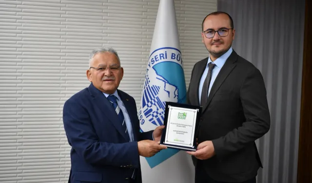 Kayseri Büyükşehir'de 'dönüşüm' ödülü