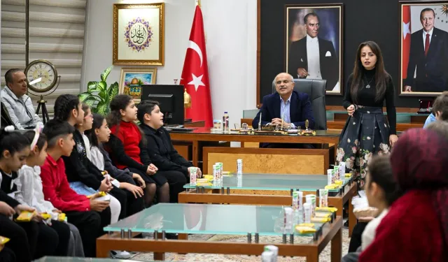 Malatya'da küçük kalplerden Başkan Er'e anlamlı ziyaret