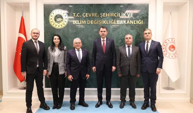 Memduh Büyükkılıç'tan Bakan Kurum'a ziyaret