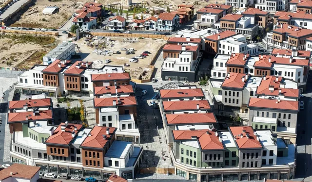 Meram'da Suriçi dönüşüme son rötuşlar... Louvre tarzı kubbe altında tarihi hamam canlanıyor!