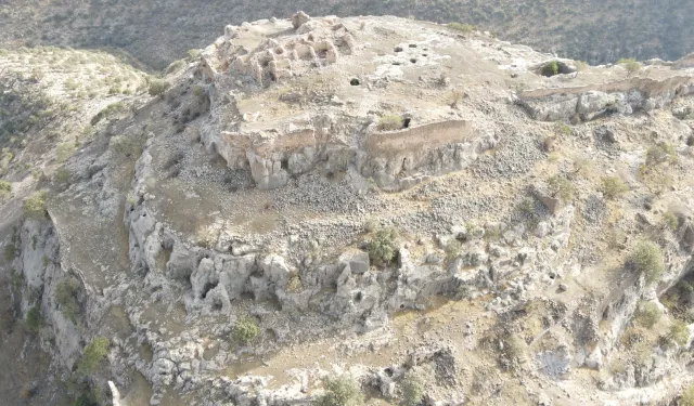 Nusaybin'in gözü yeniden açıldı... Bin 700 yıllık kale gün yüzüne çıktı!