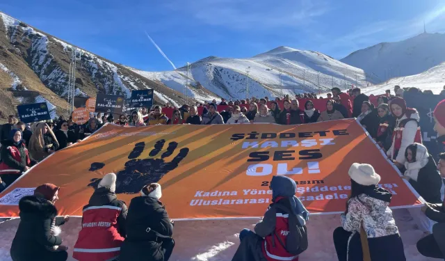 Palandöken'de 'Şiddete Karşı Tek Yürek'... Kadınlar ön saflarda yürüdü