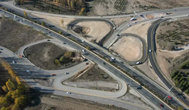 Sabancı-Ankara Bulvarı Kavşağı yeniden hizmete açıldı