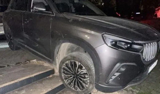 Son anda frenle kurtuldu! Merdivenleri fark etmeyen sürücü ölümden döndü