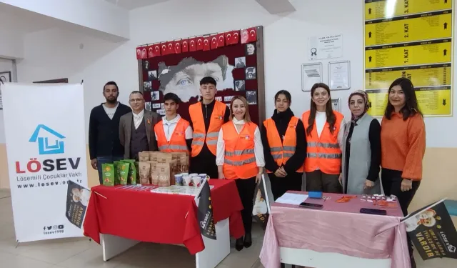 Zekiye Tekin'den lösemili çocuklara ziyaret