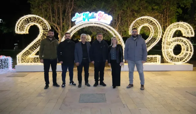 Adana'da 10 noktada yeni yıl ışıklandırması ile renkli görüntüler oluştu