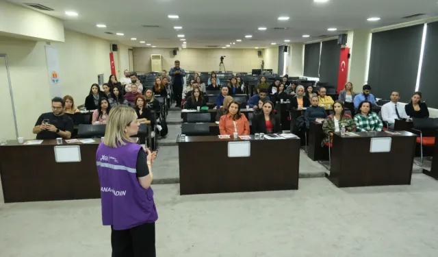 Adana'da 'Okul Öncesi Dönemde Dijital Şiddet Ve Güvenli Teknoloji Kullanımı' semineri