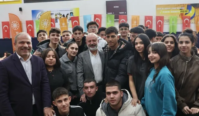 Ahmet Çolakbayrakdar'dan gençlerle coşkulu buluşma