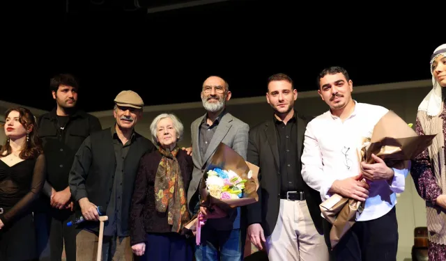 Bursa Gemlik'te 'Özgür Aksoy Tiyatro Günleri'ne görkemli final