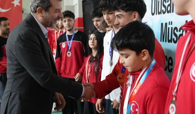 Bursa Gürsu'nun sporcularına ödül yağdı