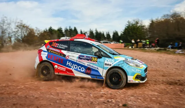 Bursa Osmangazi'nin gururundan podyumda çifte başarı