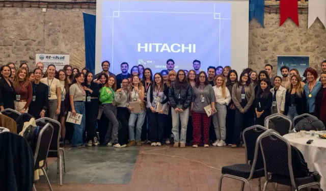 İzmir'de genç tasarımcılar doğadan ilhamla tasarladı