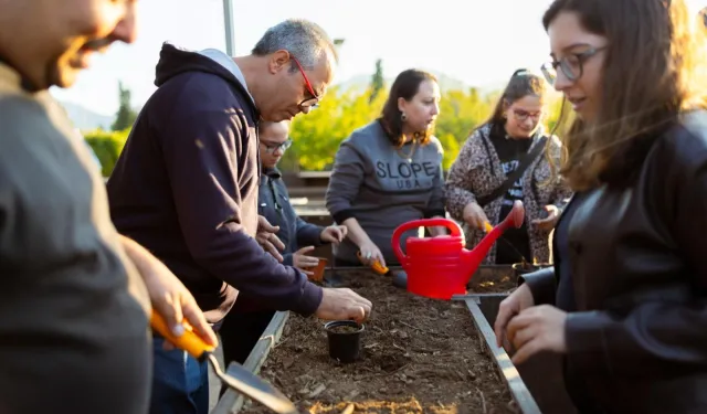 İzmir'de tohumdan toprağa, topraktan sofraya