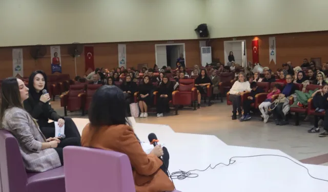 İzmit'ten dijital dünyada sağlıklı çocuk büyütme paneli