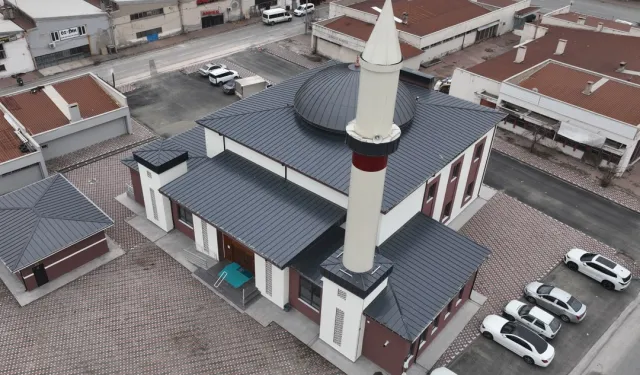 Kayserili hayırseverlerin desteğiye Birdal Camii ibadete hazır