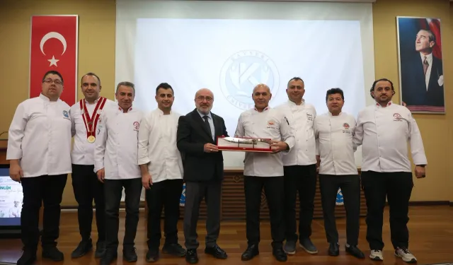 KAYÜ Aşçılık öğrencileri önlüklerini giydi