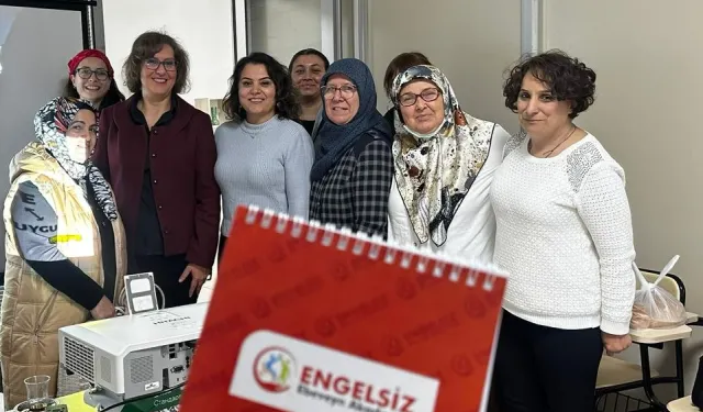 Kocaeli İzmit'te Engelsiz Ebeveyn Akademisi devam ediyor