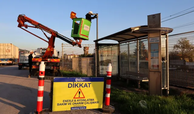 Kocaeli'de duraklara güneş enerjili aydınlatma çözümü