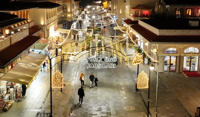 Konya'da Şeb-i Arus Haftası ışıl ışıl