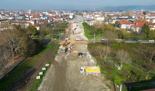 Sakarya Alparslan Türkeş Caddesi'nde duble yol güçlendirmesi