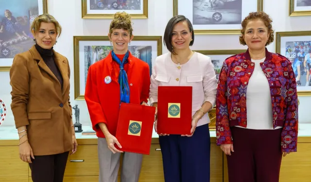 İzmir Karabağlar'da gençlere ve çocuklara 4 yıllık eğitim desteği