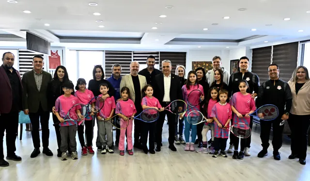 Antalya Muratpaşa'da minik raketler turnuva yolunda