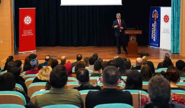 İletişim Başkanlığı Adana'dan medyaya yapay zekâ eğitimi