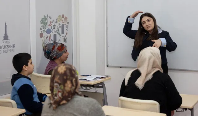 İzmir'de bebekler hayata eşit bakıyor