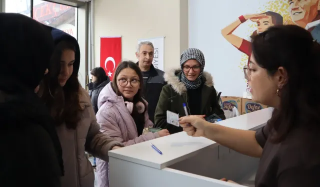 İzmit'te Çınar Akademi sınavına yoğun ilgi