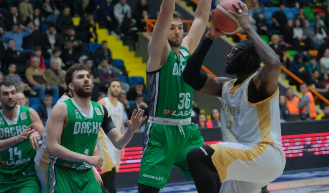 Konya Büyükşehir Belediyespor, Darüşşafaka'yı farklı yendi