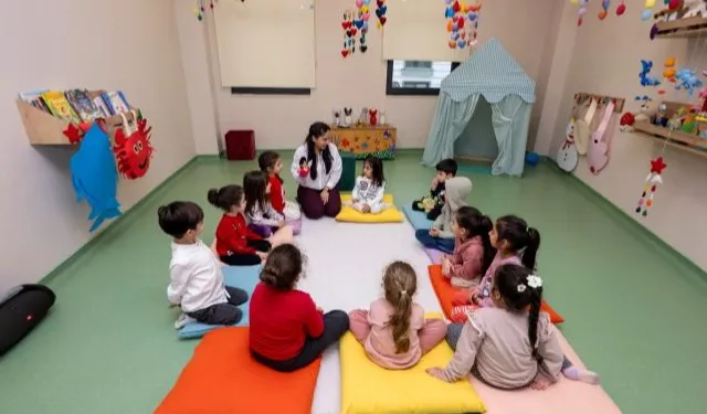 Mersin'de çocuk kampüsü atölyelerine yoğun ilgi