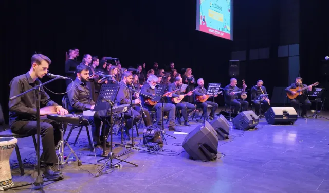 Türk Halk Müziği korosu çok beğenildi