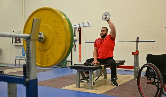 Milli halterci Faruk Öztürk'ün hedefi Olimpiyat Madalyası