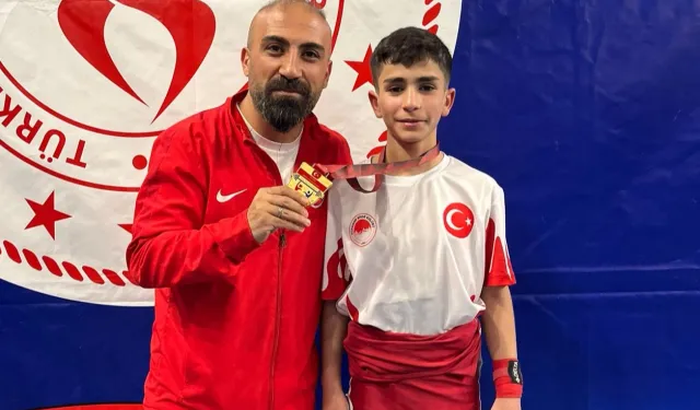 Ağrılı sporcu Osman Oğur halterde Türkiye şampiyonu