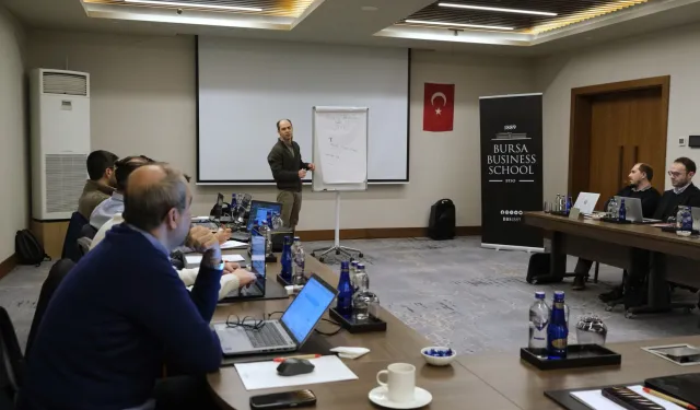 Bursa Business School'dan iş dünyasına yapay zeka eğitimi