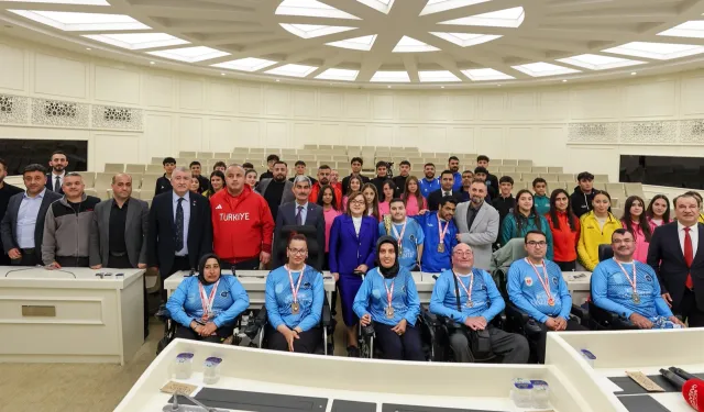 Gaziantep'te başarılı sporculardan Başkan Şahin'e ziyaret