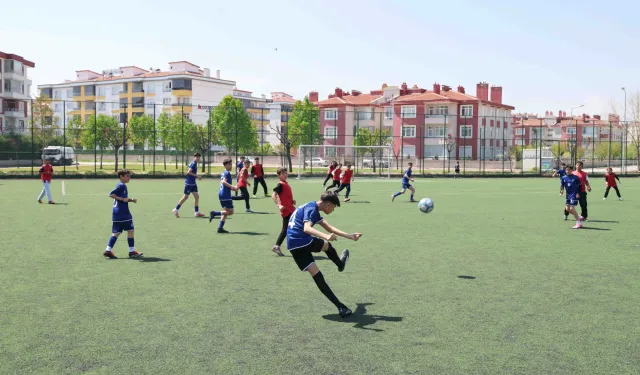 Konya Karatay'da sahada kardeşlik turnuvası