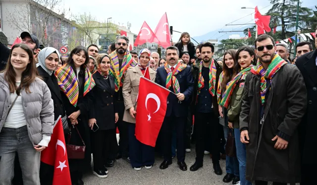Bursa’da ‘Kuruluş Orhan’ Rüzgarı! Sevilen Oyuncular Fetih Coşkusuna Ortak Oldu.