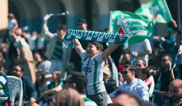Millet Bahçesi'nde dev ekranda Bursaspor coşkusu