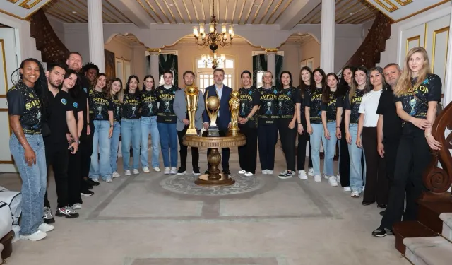 Bursa'da şampiyon hentbolculardan Başkan Vekili Biba'ya ziyaret