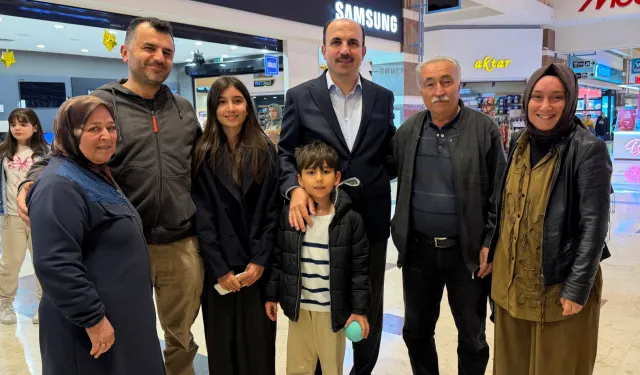 Konya'da Başkan Altay AVM'de esnaf ve vatandaşlarla buluştu