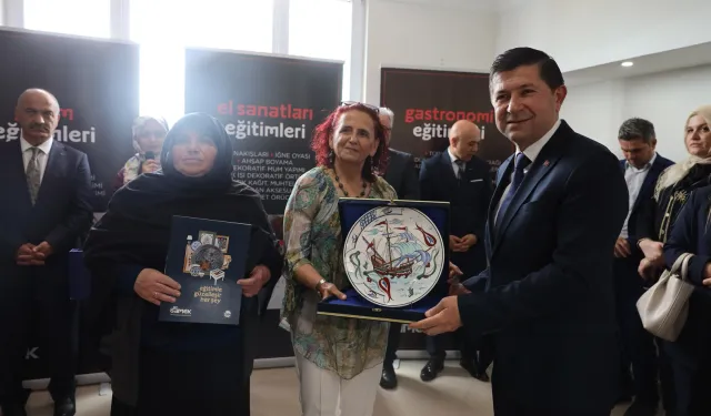 SAMEK yıl sonu sergileri Kocaali'de sürüyor