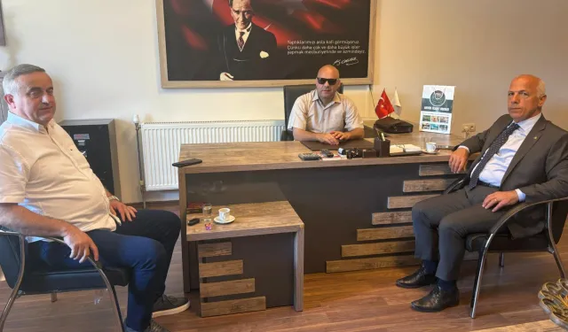 Artvin Ticaret Borsası Heyeti'nden görme engelli üyelerine anlamlı ziyaret